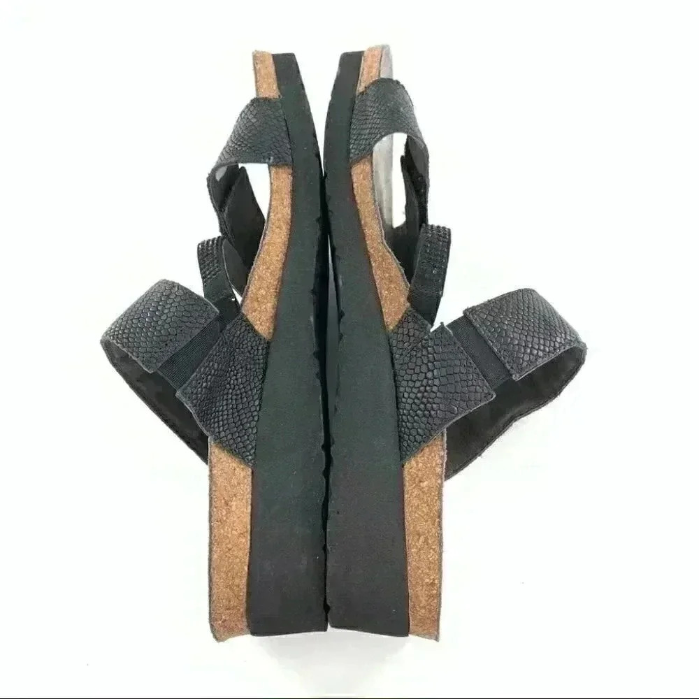 Naot sandals 39 8 black leather snakeskin print sticky strap walking comfort - Picture 6 of 12